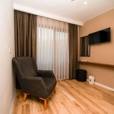 Loca Centre Hotel