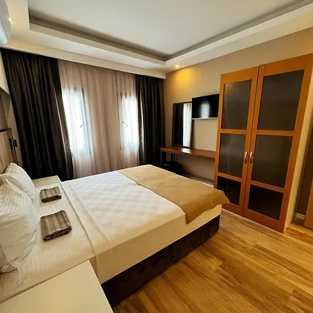 Loca Centre Hotel *