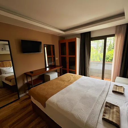Loca Centre Hotel