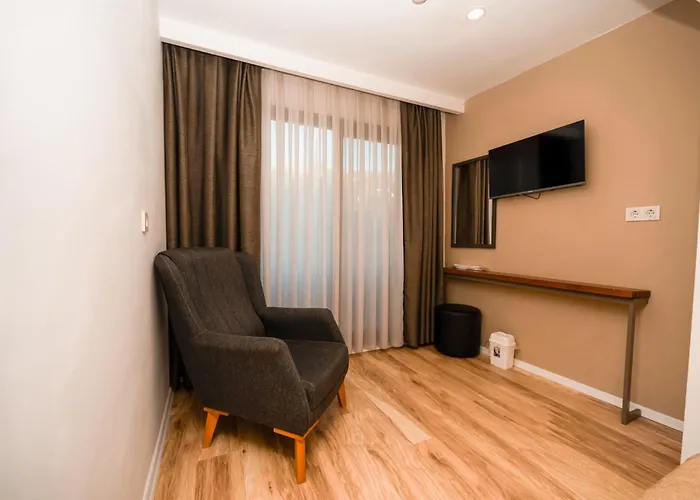 Loca Centre Hotel