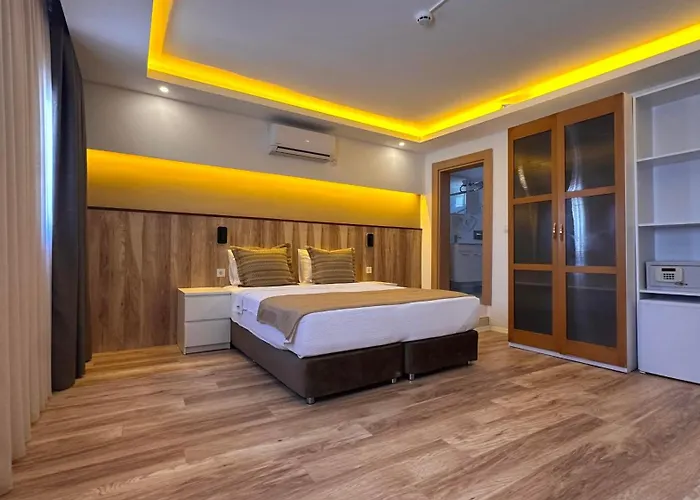 Loca Centre Hotel *