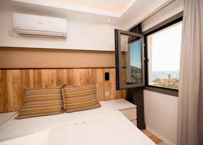 Loca Centre Hotel *